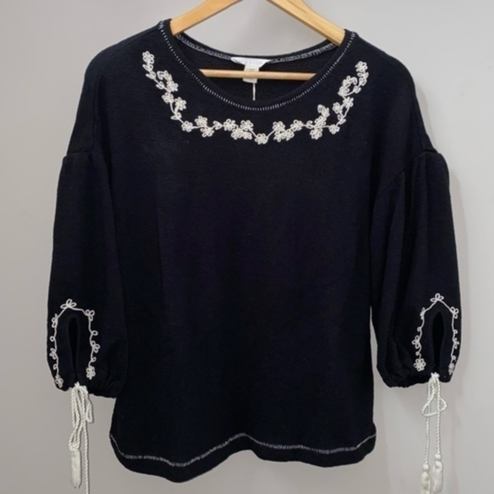 Floral Embroidered Top Knit Bell Sleeve Lightweight Sweater NWT